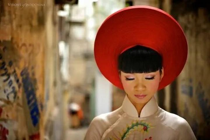 Có 1 kiểu áo quốc dân, dù - Cảm hứng video marketing từ Hotspot Matrix